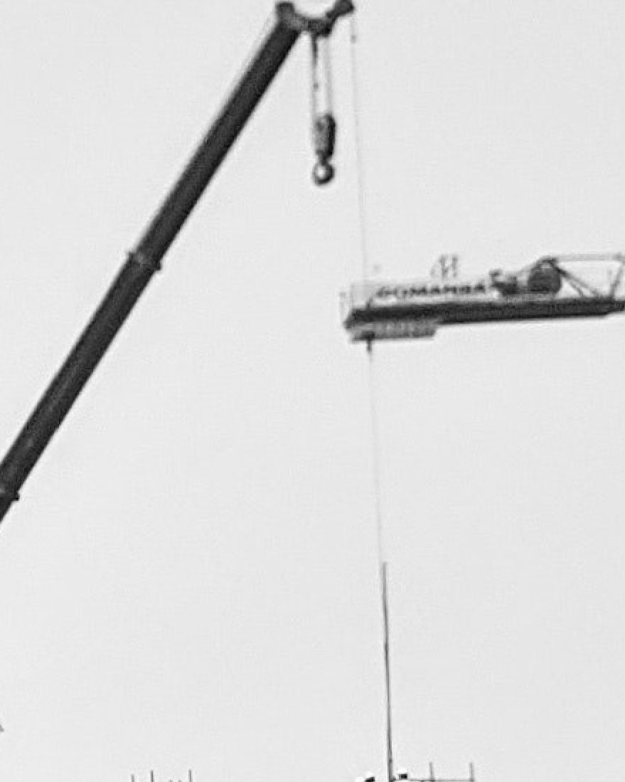 Grúas sobre una obra de edificación en construcción